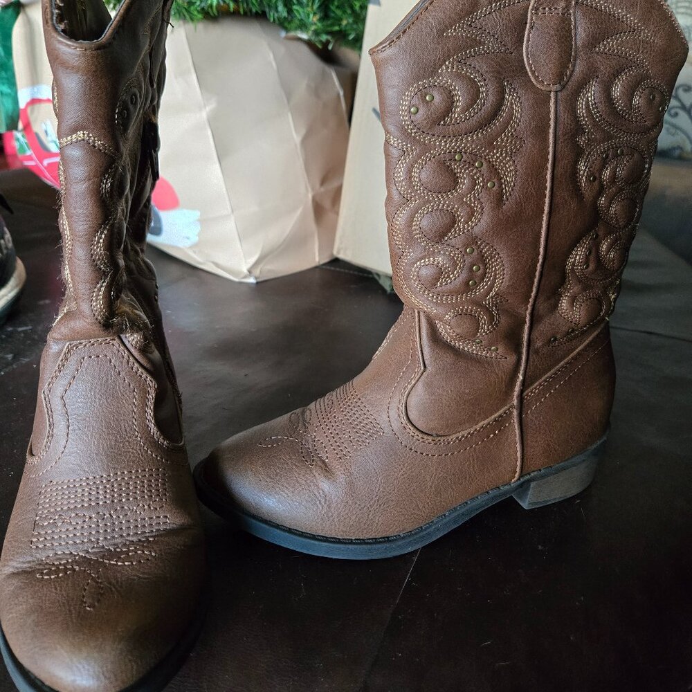 Girls sz 2 boots